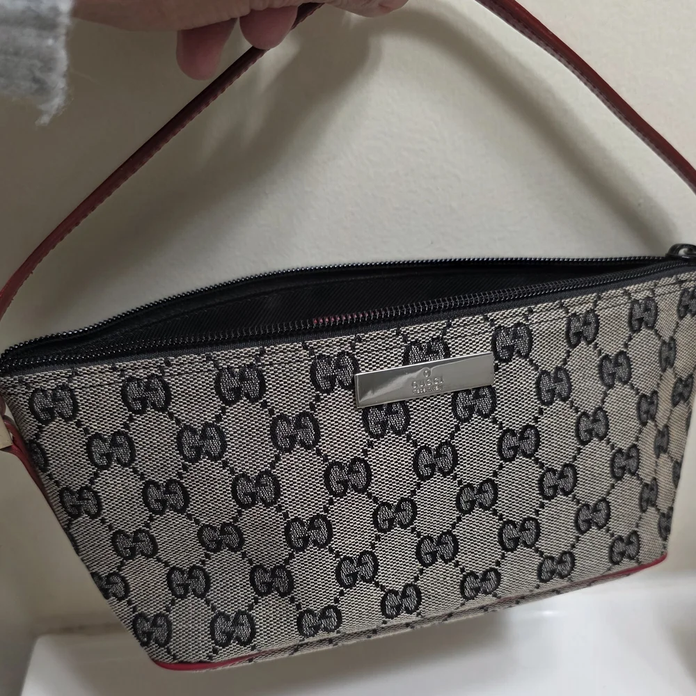 Authentic Gucci Beige and Red Women's Bag From Japan Looks Brandnew - Picture 11 of 13